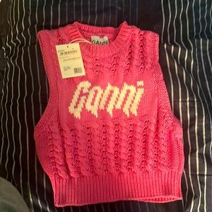 A crop Sweater Designer